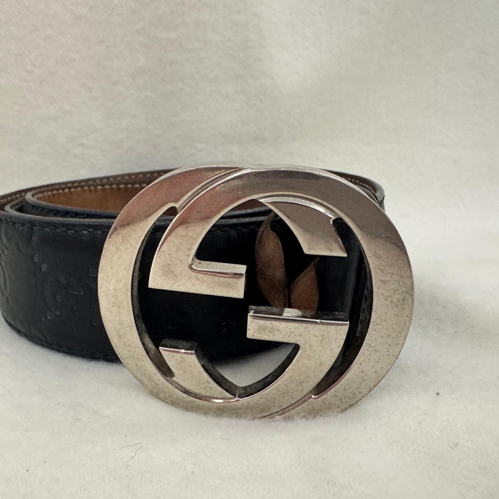 Gucci Black Belt with Silver Logo Buckle